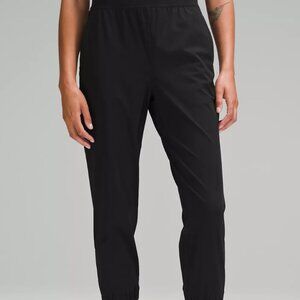 NWT - Lululemon Stretch High Rise Crop